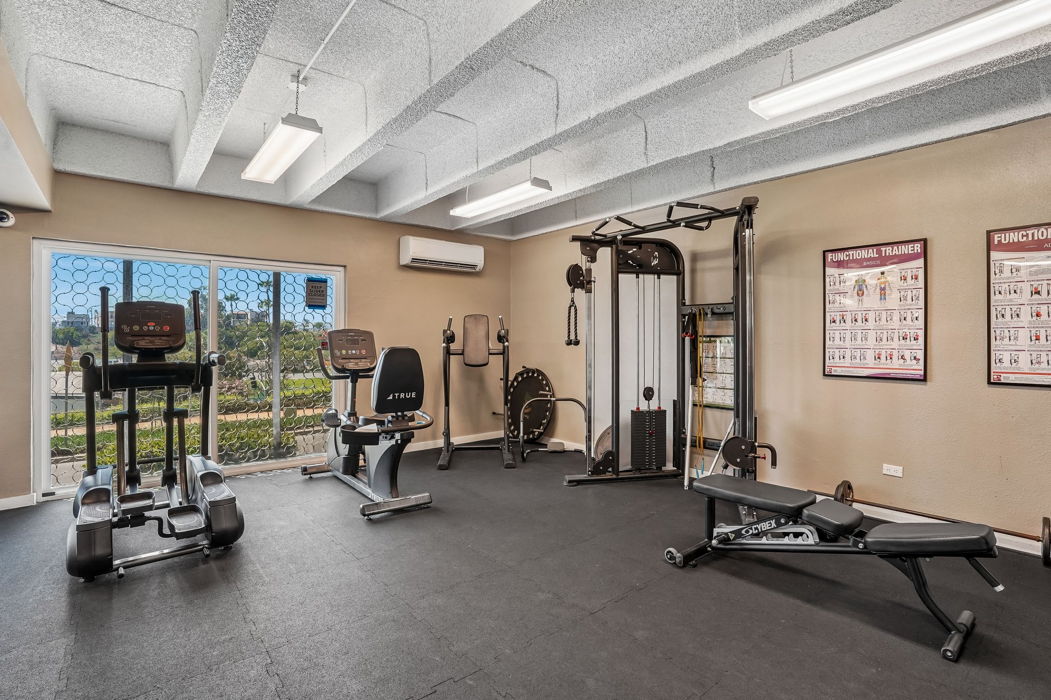 Ardmore Ave 319-1808-909.jpg