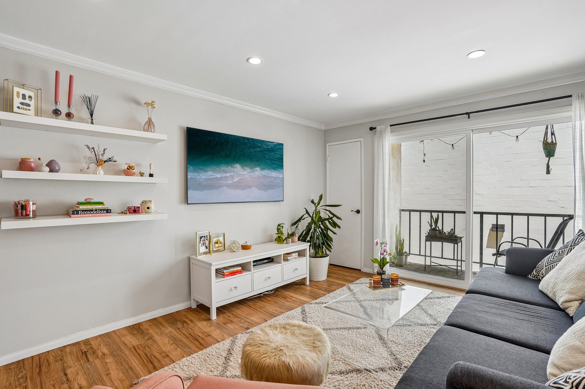 Ardmore Ave 319-S1808-003.jpg