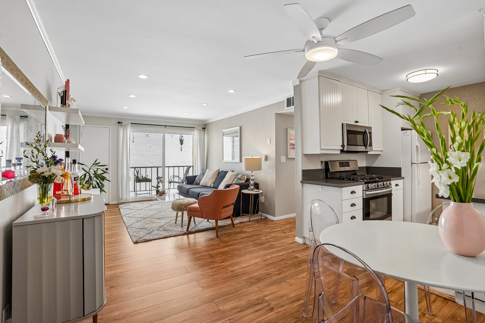 Ardmore Ave 319-S1808-006.jpg