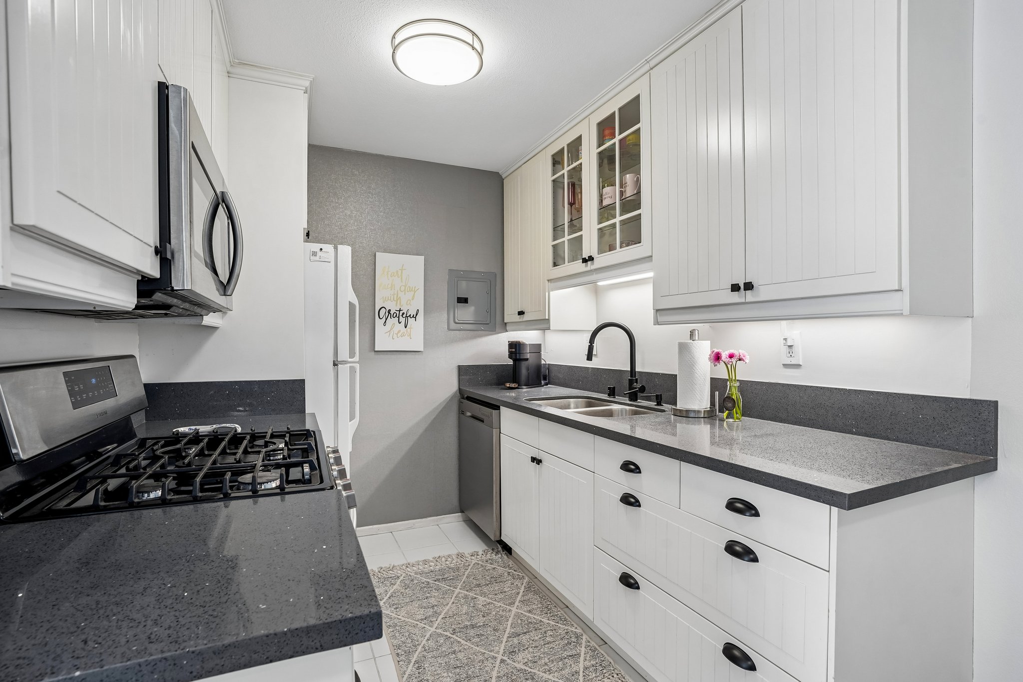 Ardmore Ave 319-S1808-010.jpg