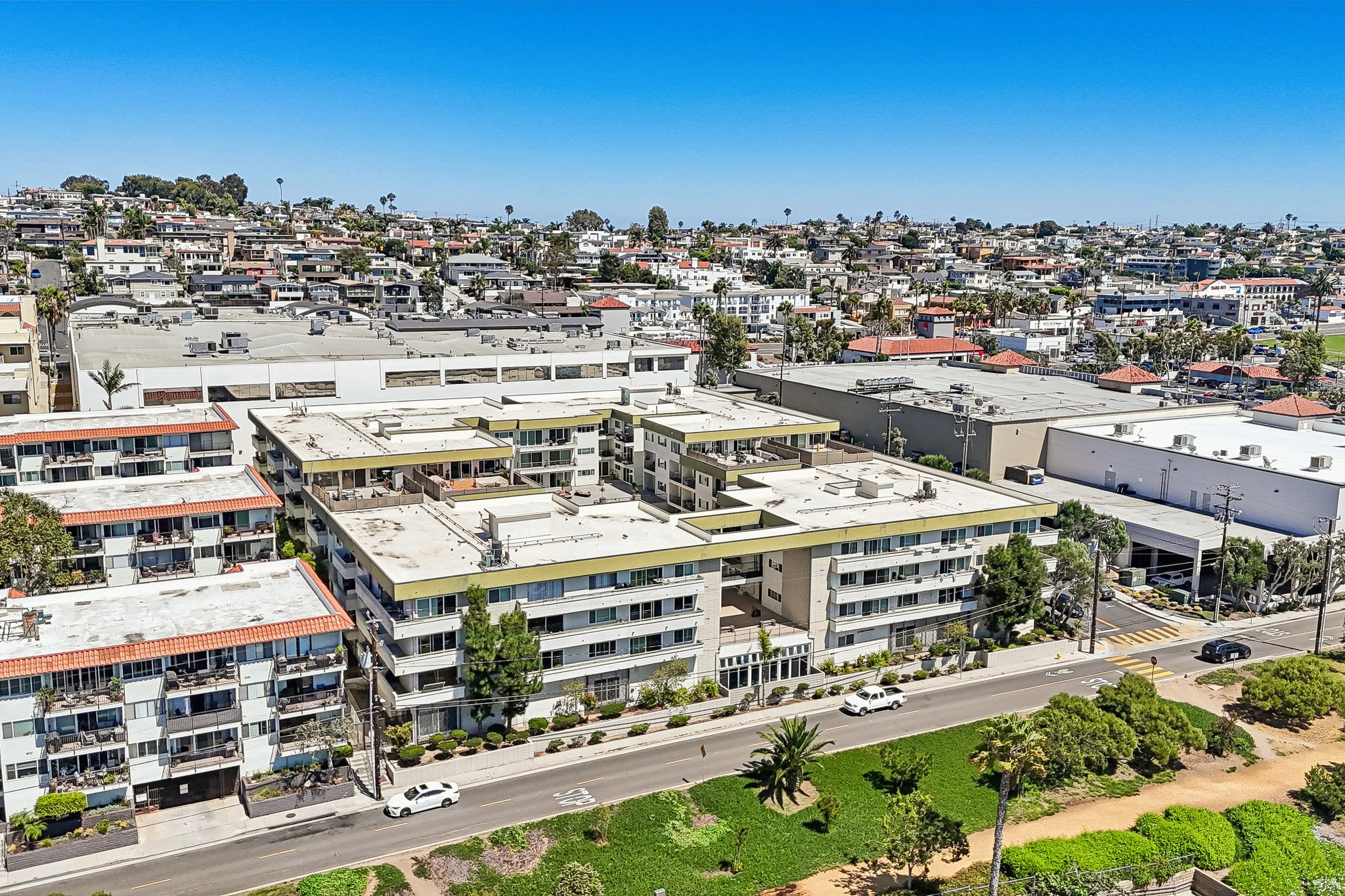Ardmore Ave 319-S1808-026.jpg