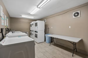 Ardmore Ave 319-1808-908.jpg