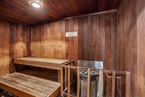 Ardmore Ave 319-1808-912.jpg