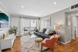 Ardmore Ave 319-S1808-002.jpg