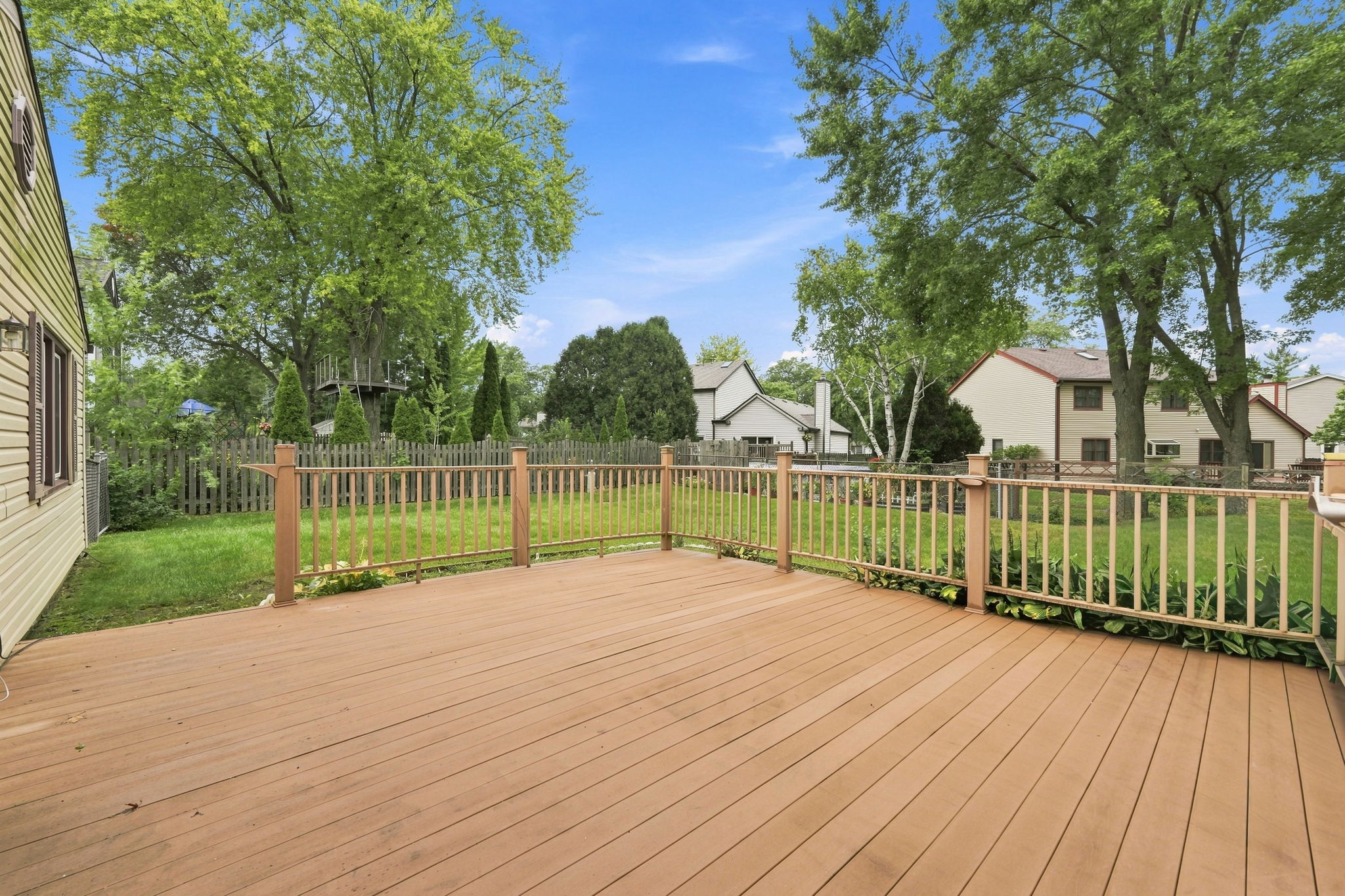  Photo 24