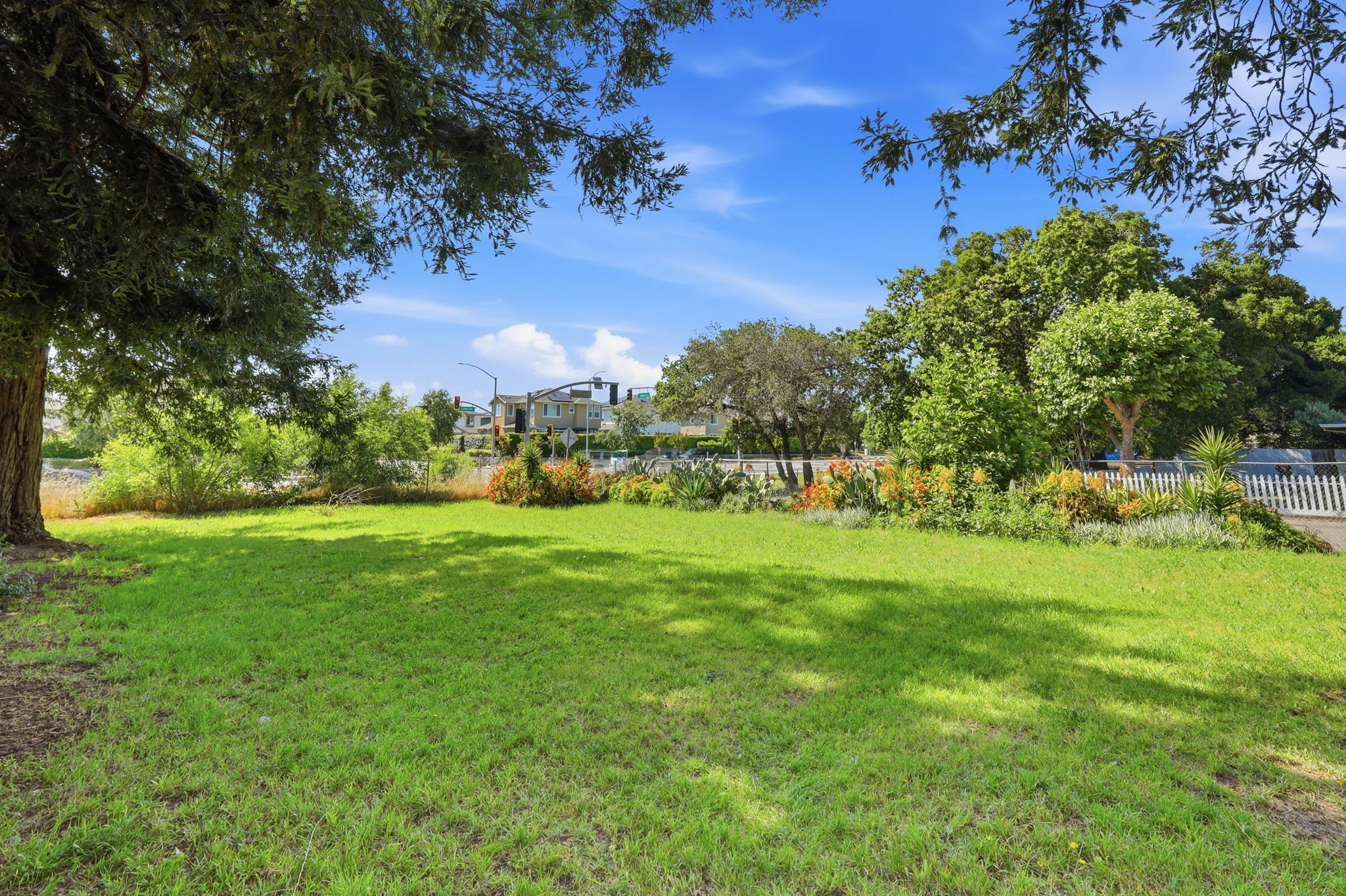 047_F8_1600 Fulton Rd