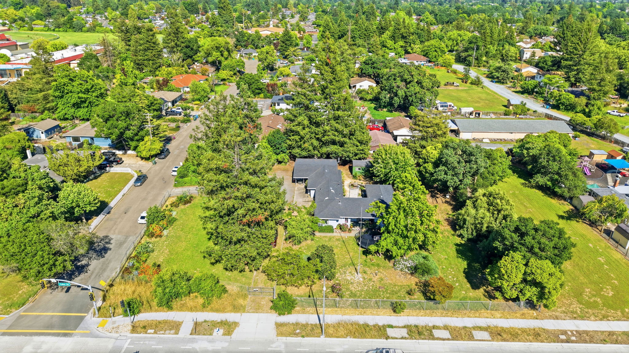 013_F8_AERIAL_1600 Fulton Rd
