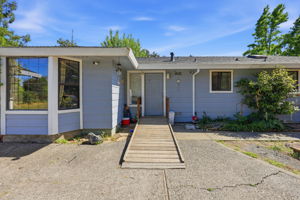 005_F8_1600 Fulton Rd