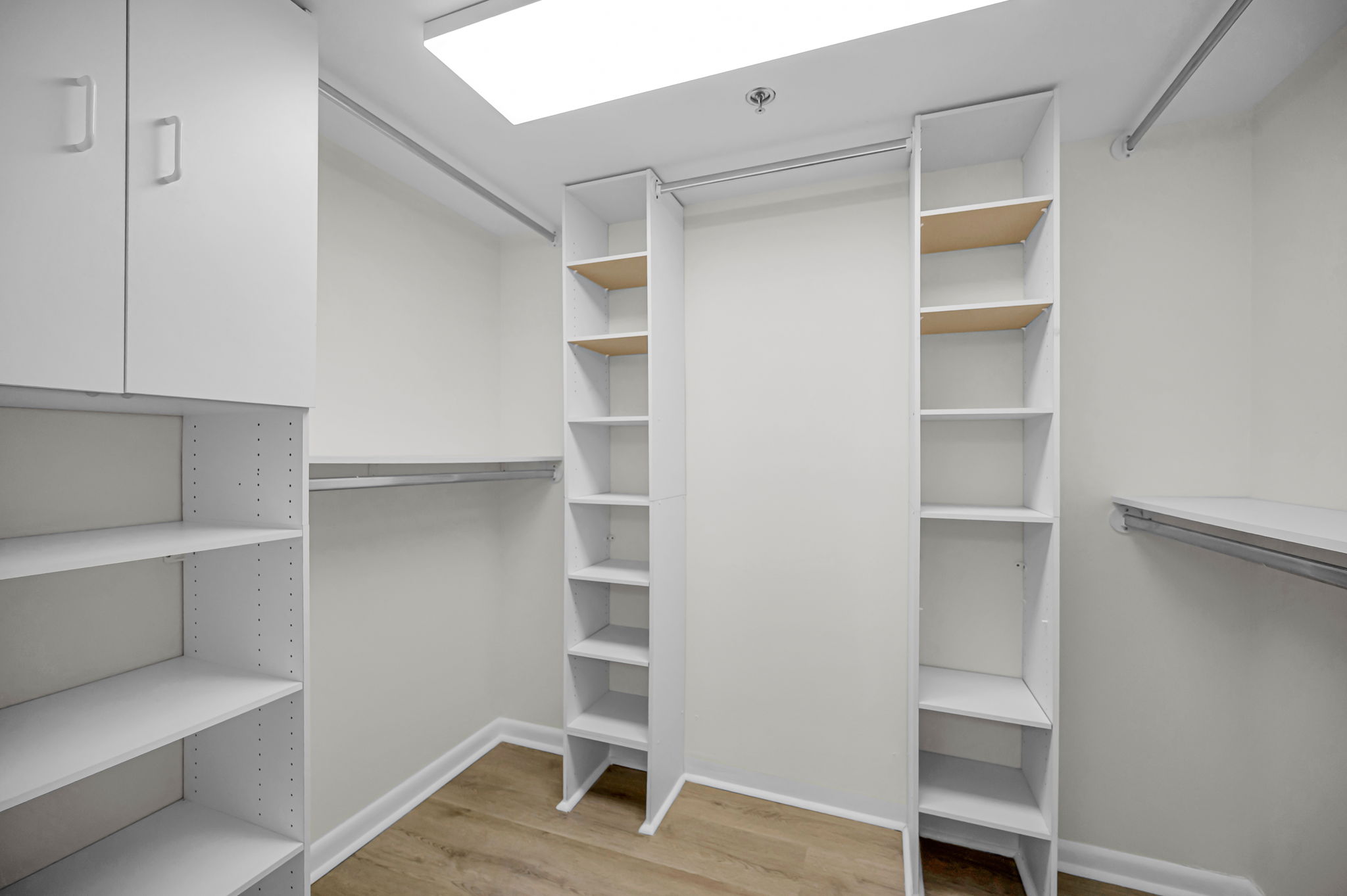 Primary Bedroom10 Walk-in Closet