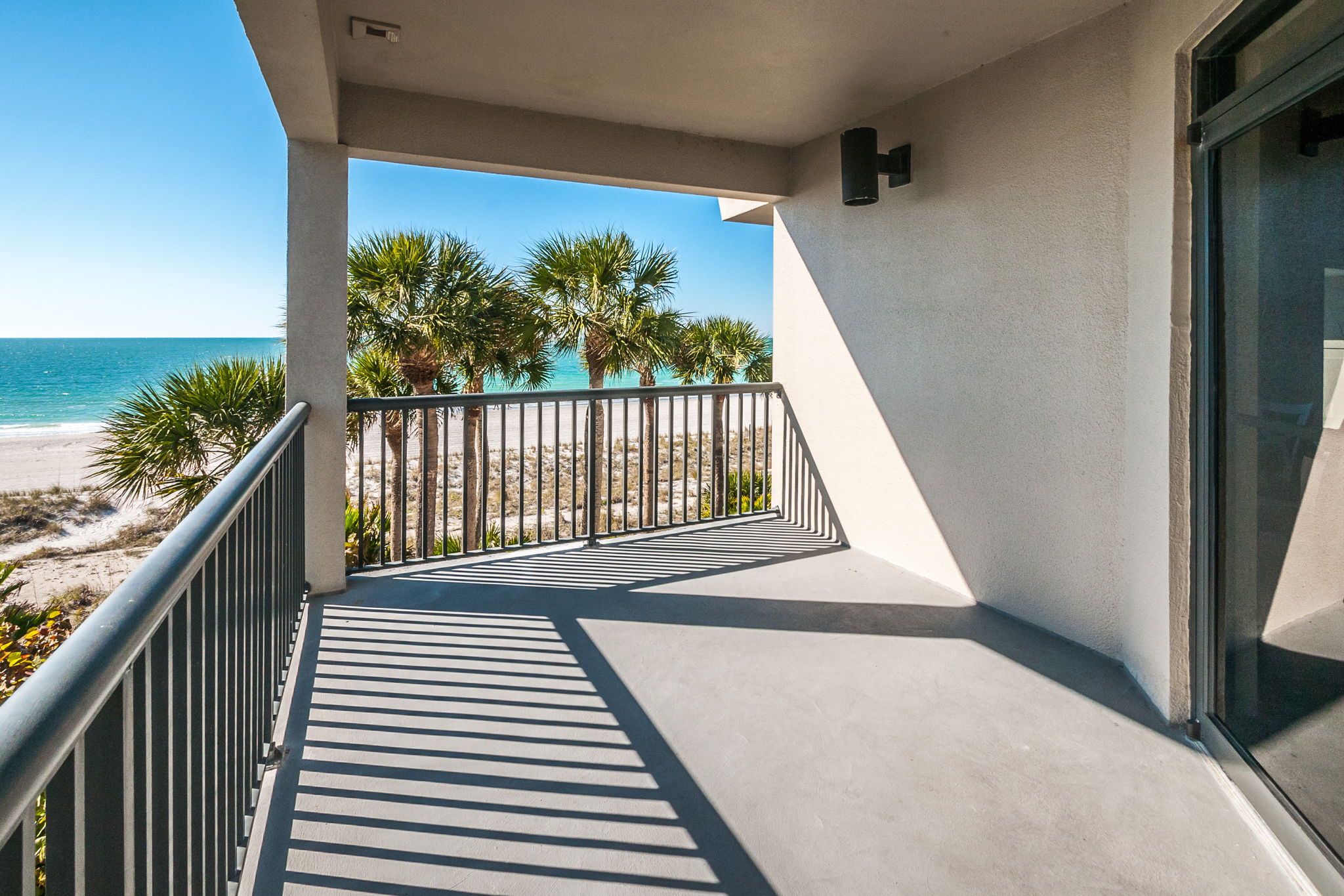 13-Dans Island Clubhouse Balcony