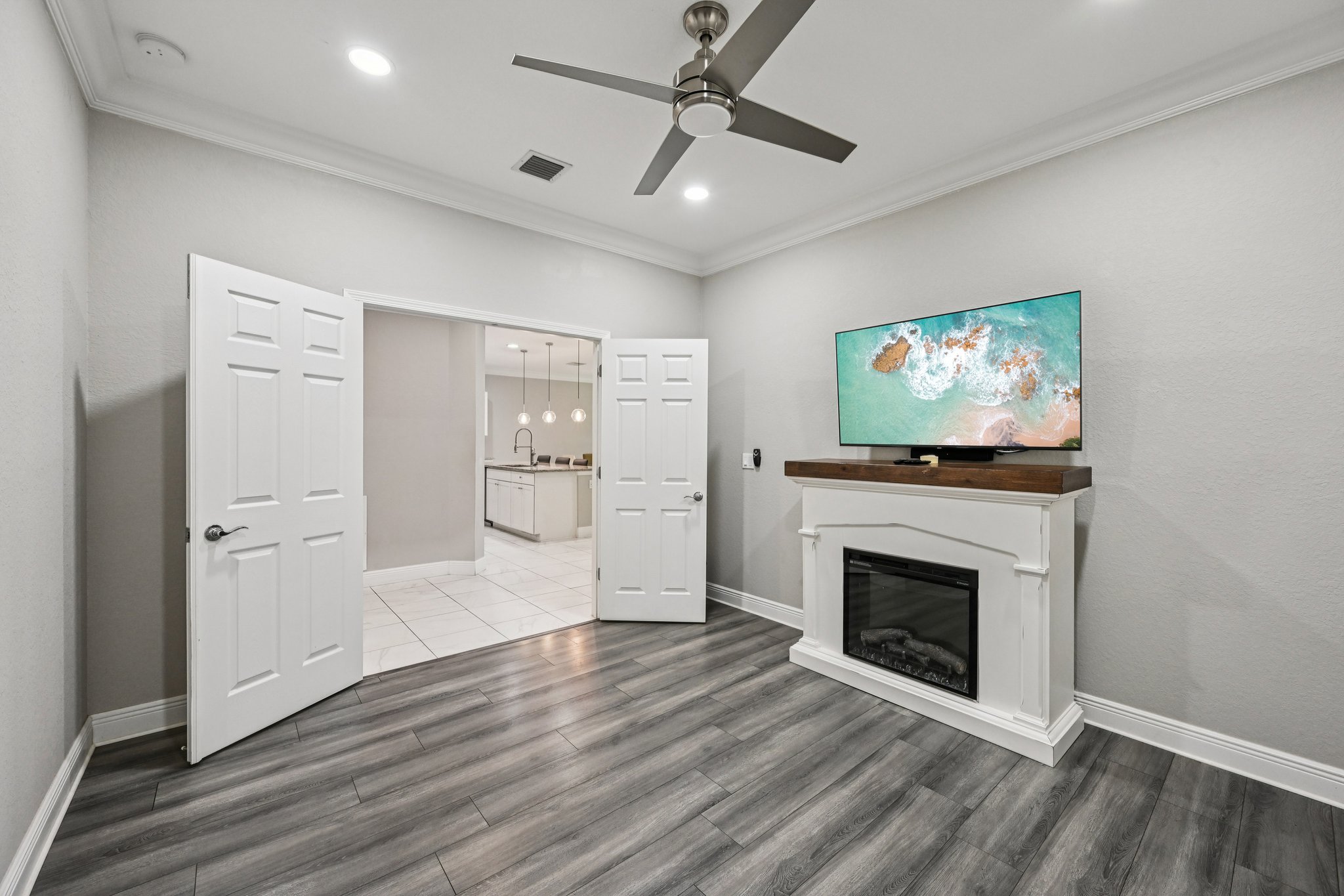 NW Vivanco St-L0803-006.jpg