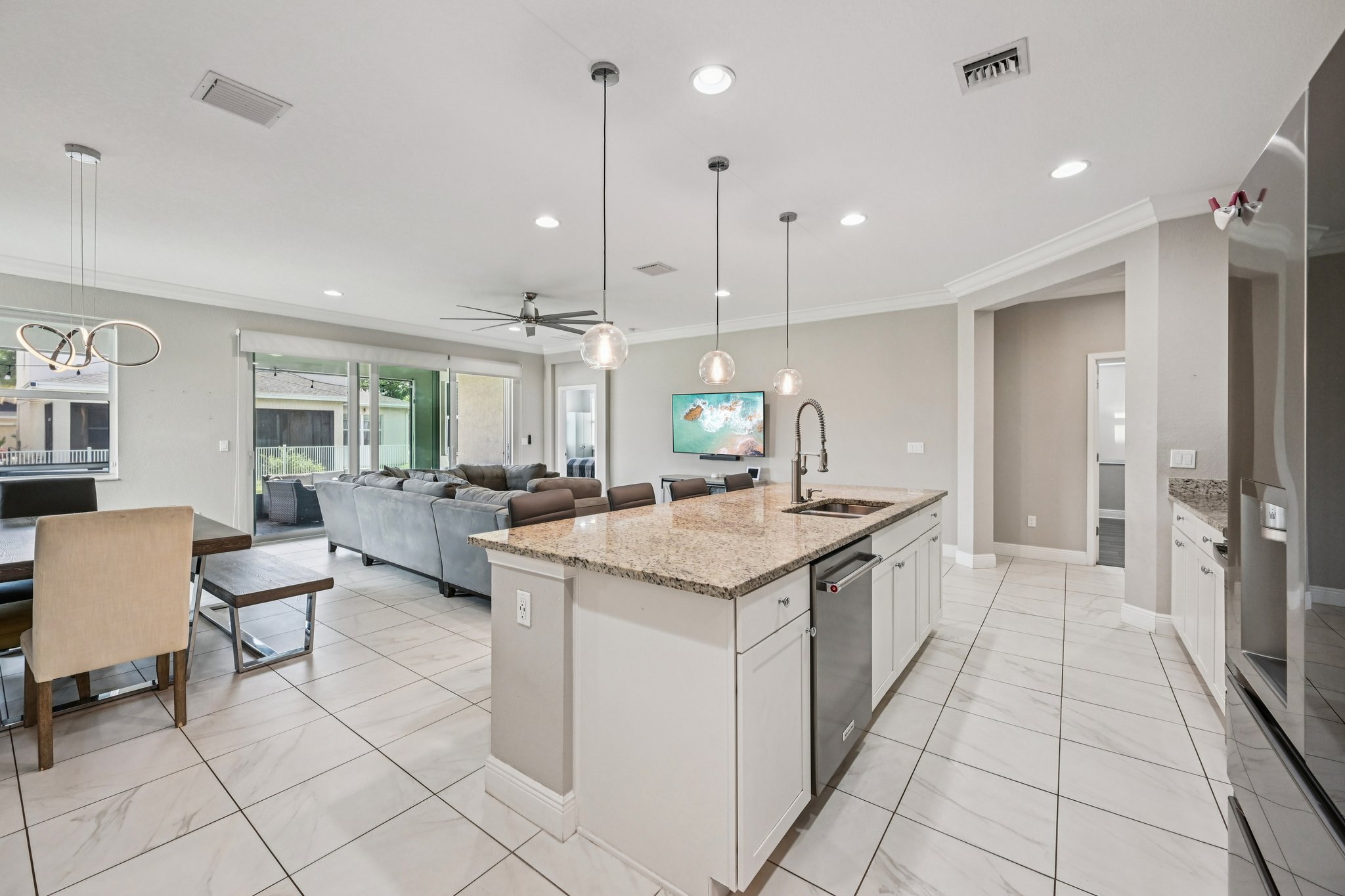 NW Vivanco St-L0803-015.jpg