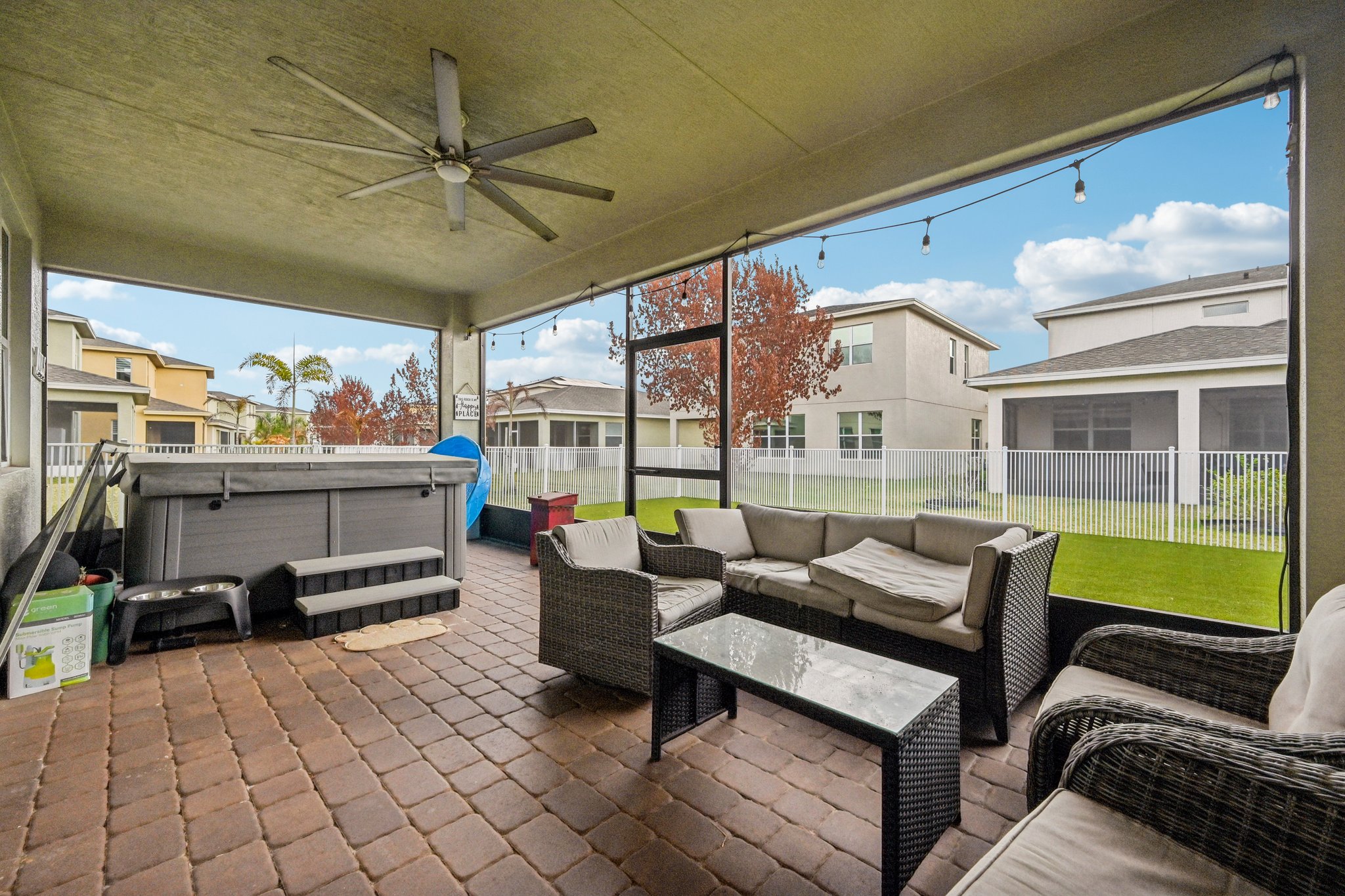 NW Vivanco St-L0803-030.jpg