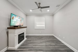 NW Vivanco St-L0803-005.jpg