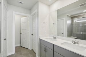 Meritage Homes Houston - Montgomery Oaks - 1600 Shae Oak Ln, Conroe, TX 77304 - 021