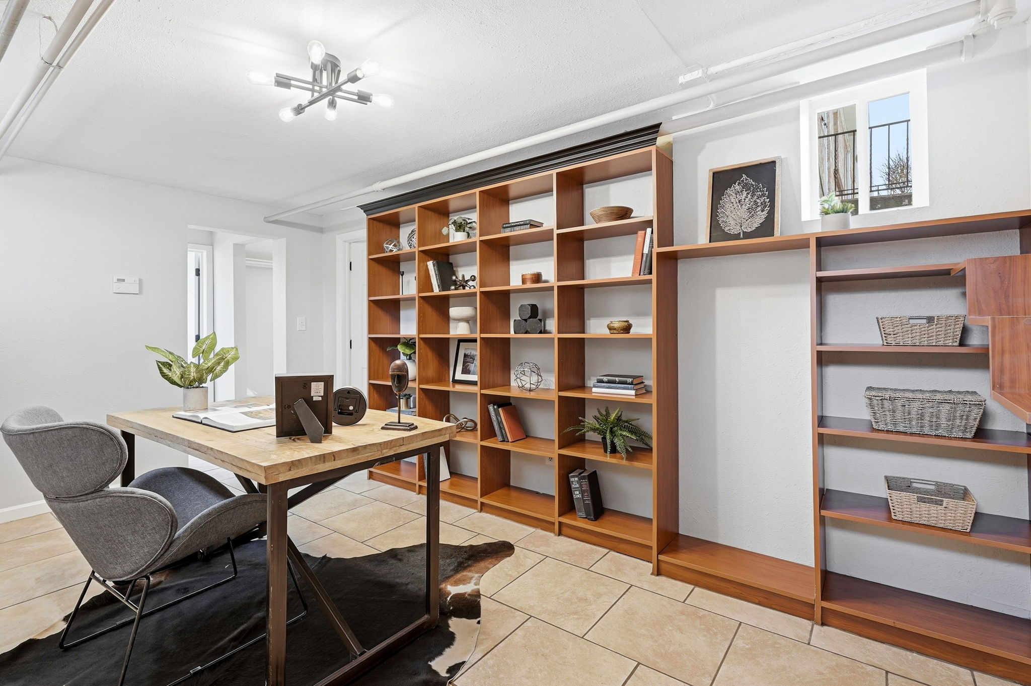 Versatile space with separate entrance