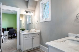 48-Jack and Jill Bath