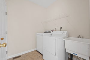  Photo 37