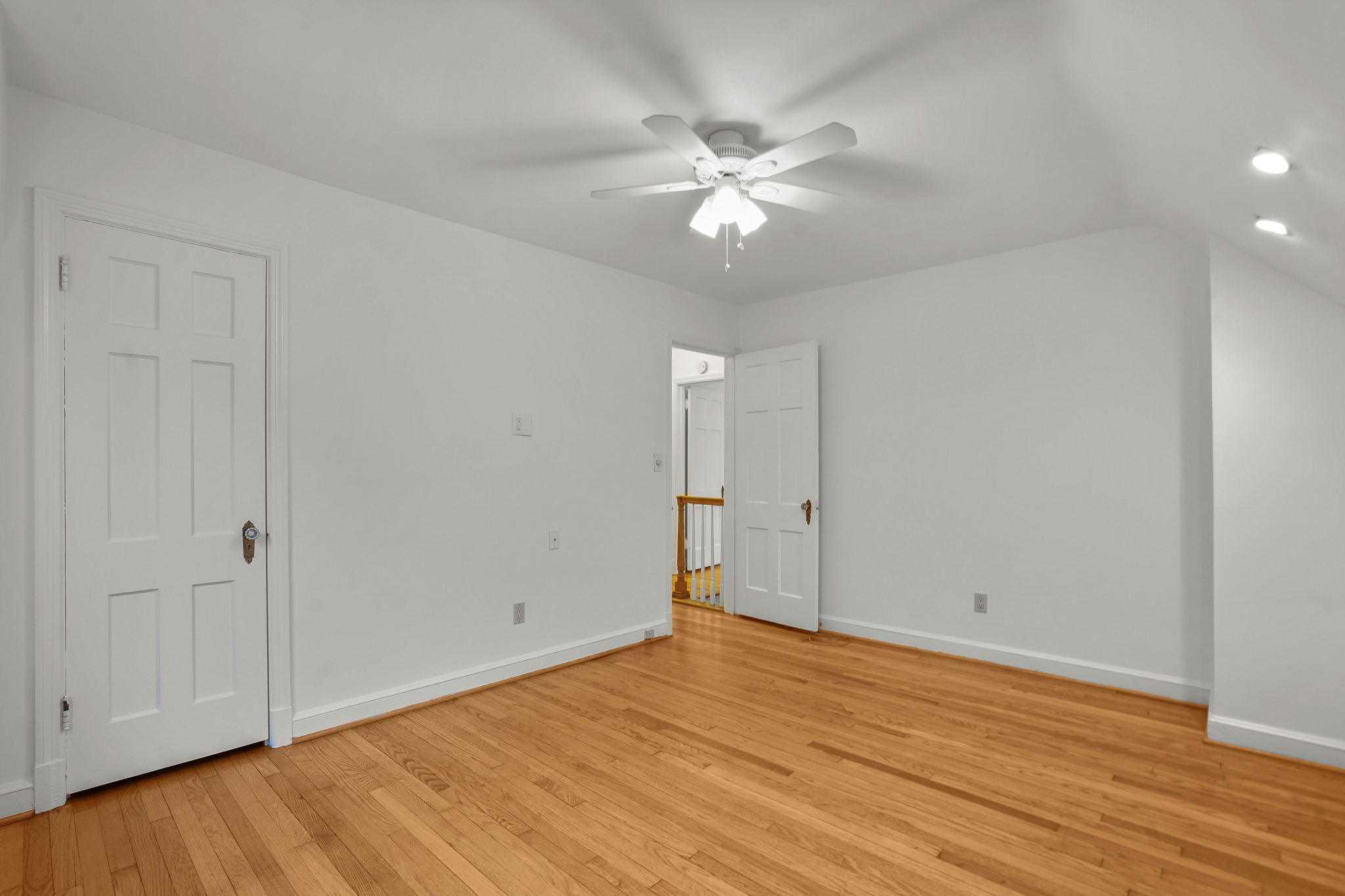1601 Grace Church Rd, Silver Spring, MD 20910, USA Photo 32