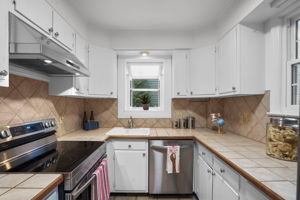 1601 Grace Church Rd, Silver Spring, MD 20910, USA Photo 17