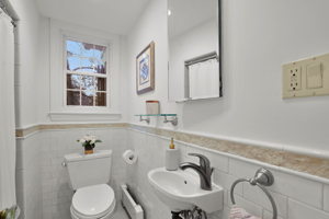 1601 Grace Church Rd, Silver Spring, MD 20910, USA Photo 20