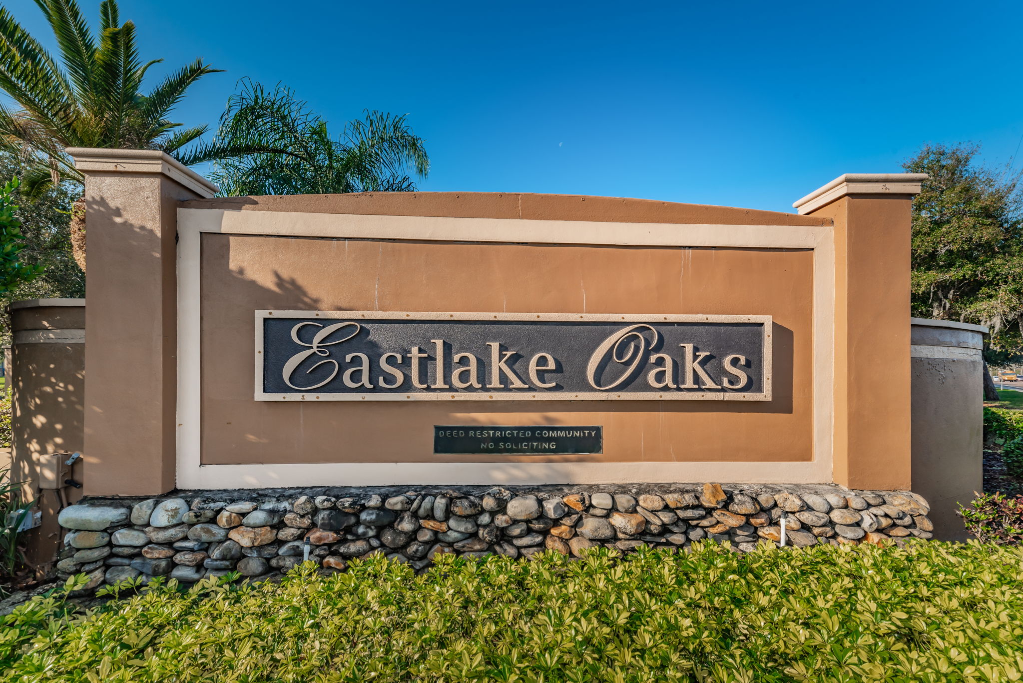 5-Eastlake Oaks