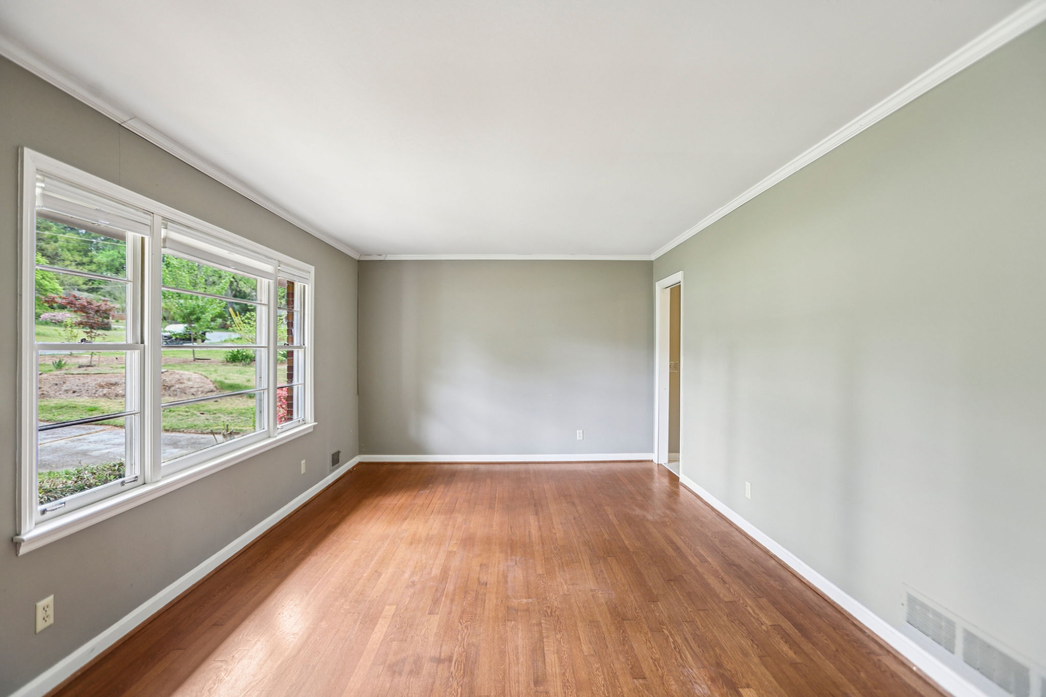 Moncrief Cir-S0204-004