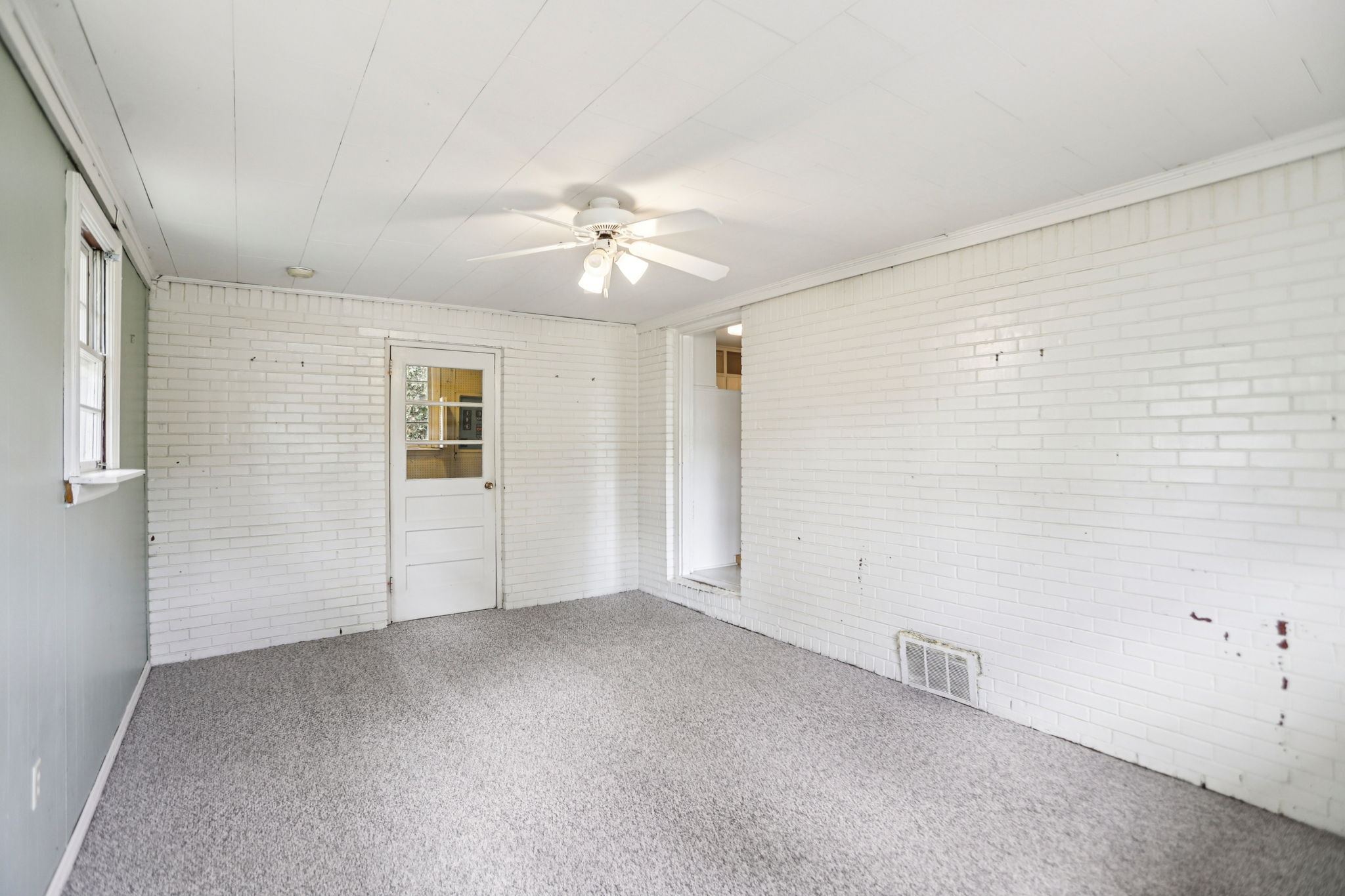 Moncrief Cir-S0204-008