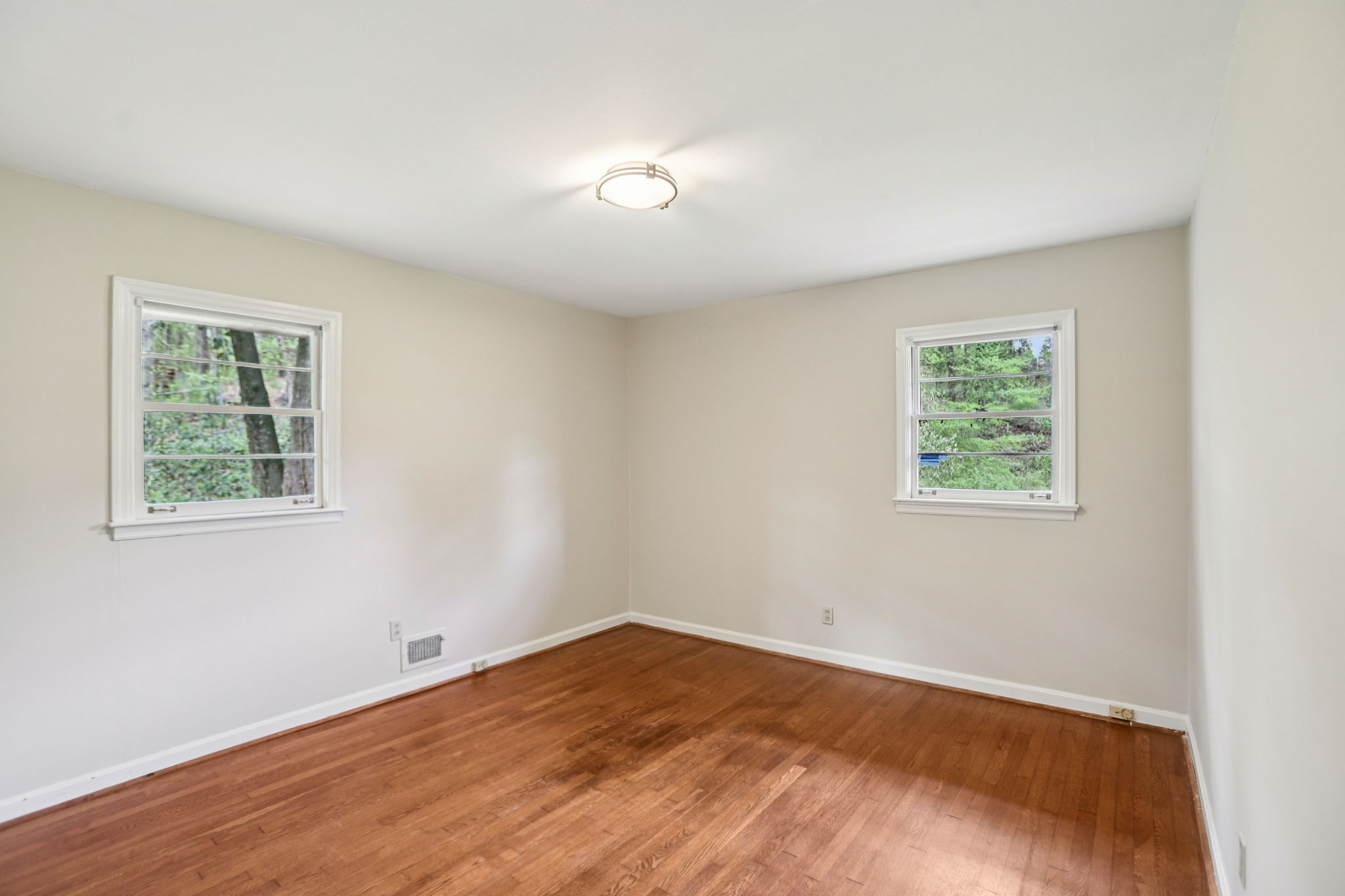 Moncrief Cir-S0204-017