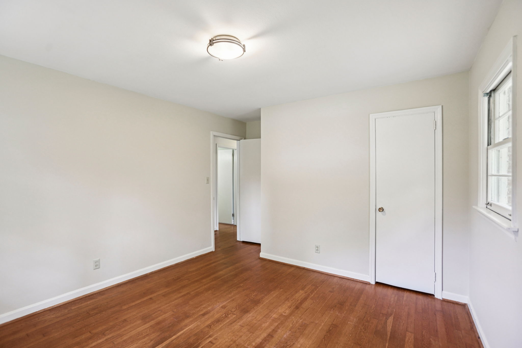 Moncrief Cir-S0204-018