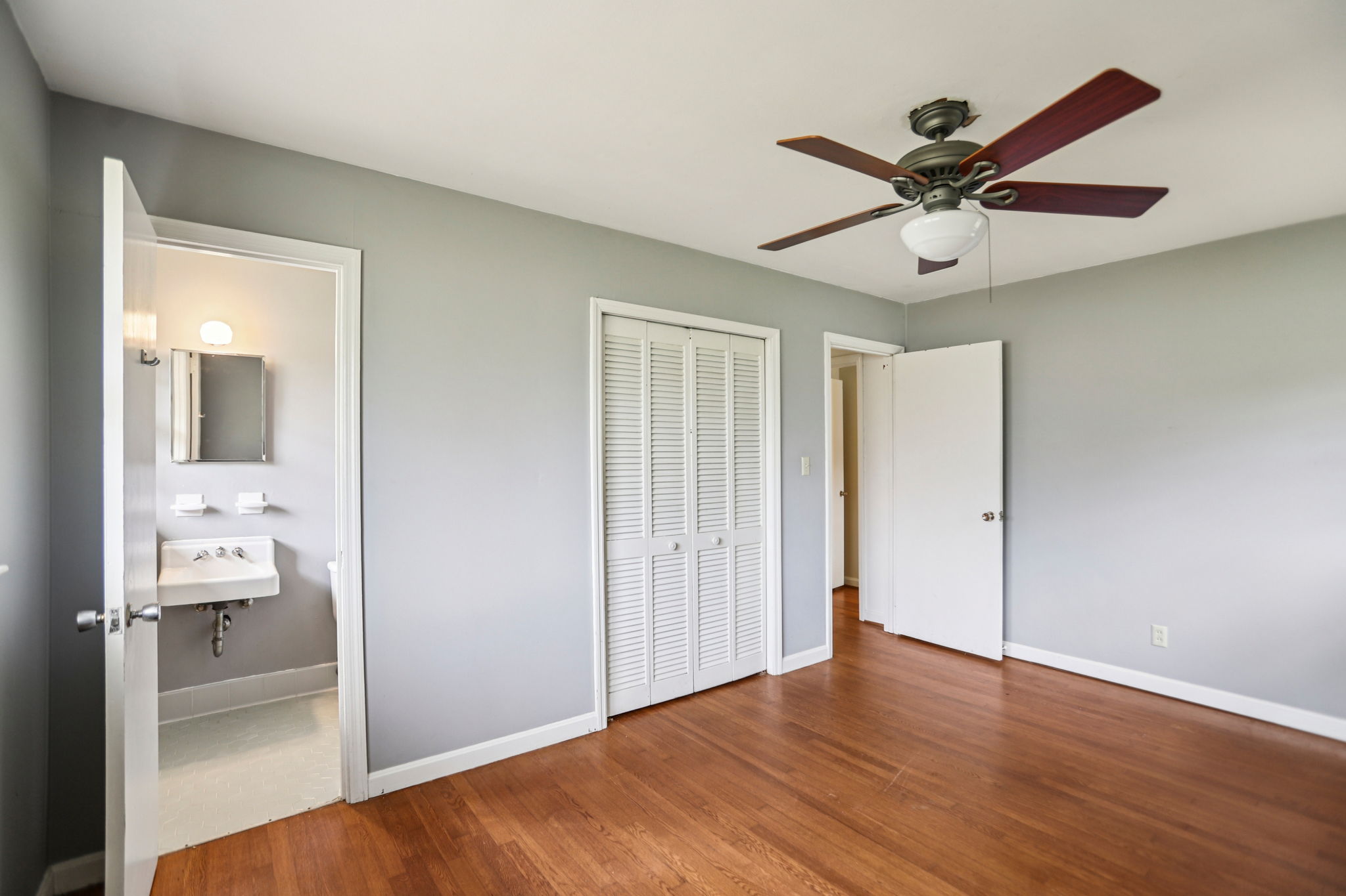 Moncrief Cir-S0204-021