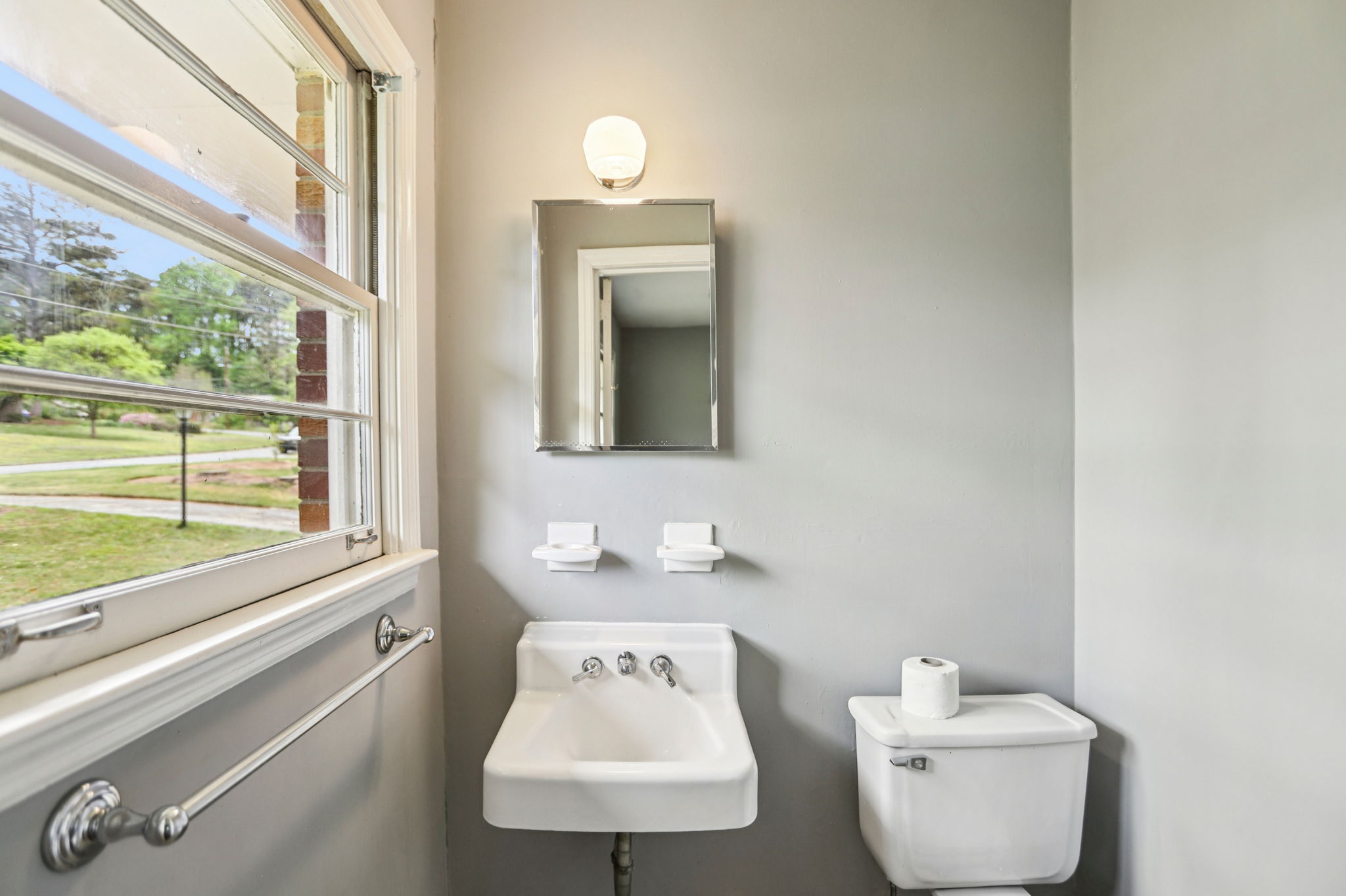 Moncrief Cir-S0204-024