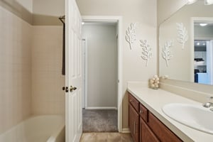 W Swallow Rd 9-0106-021.jpg