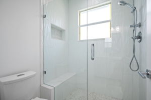  Photo 33