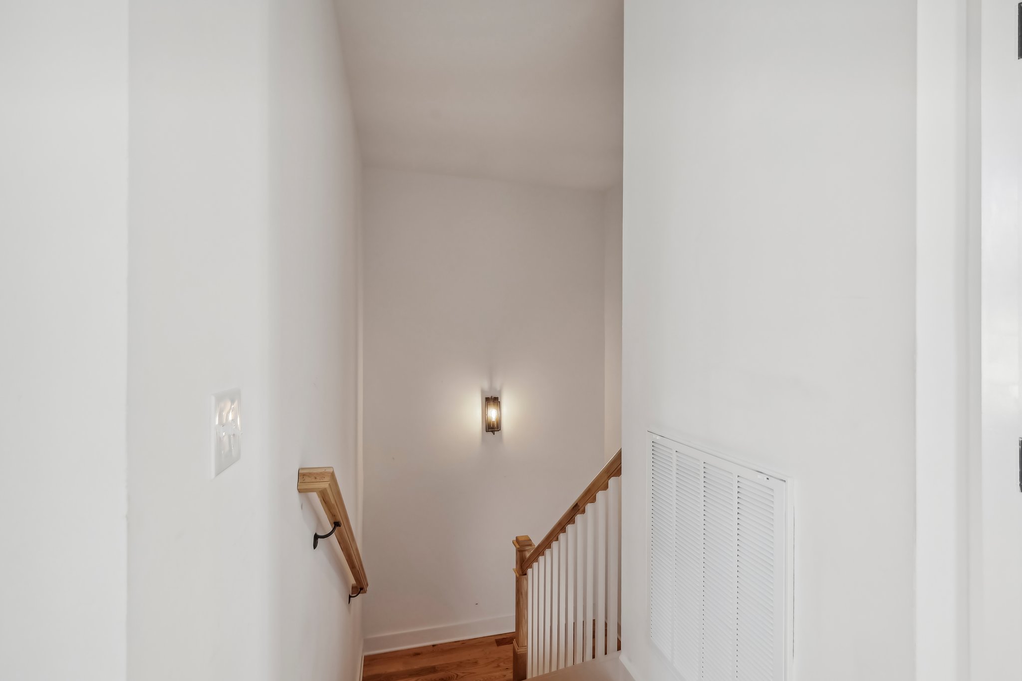 Litton Ave B-025.jpg