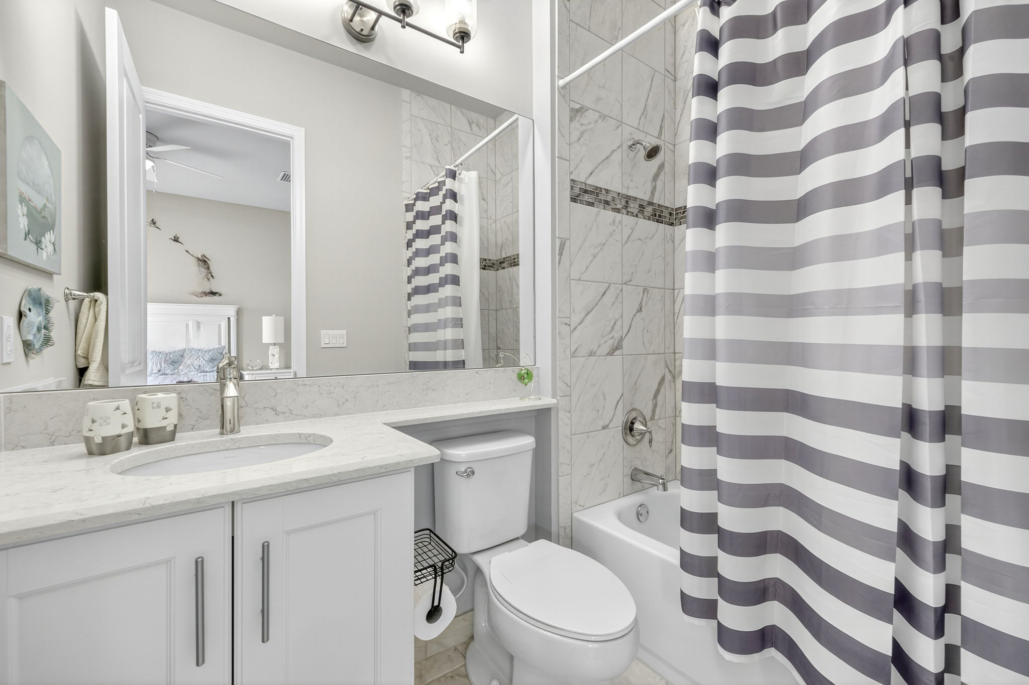 Ensuite bath to 2nd bedroom with walk-in closet, too!