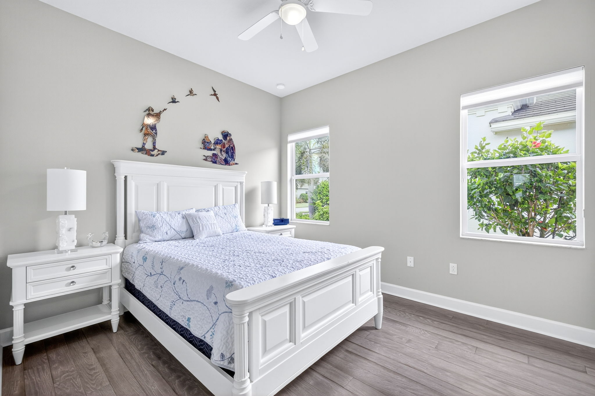 Second bedroom with walk-in closet and ensuite bath! Great for Company