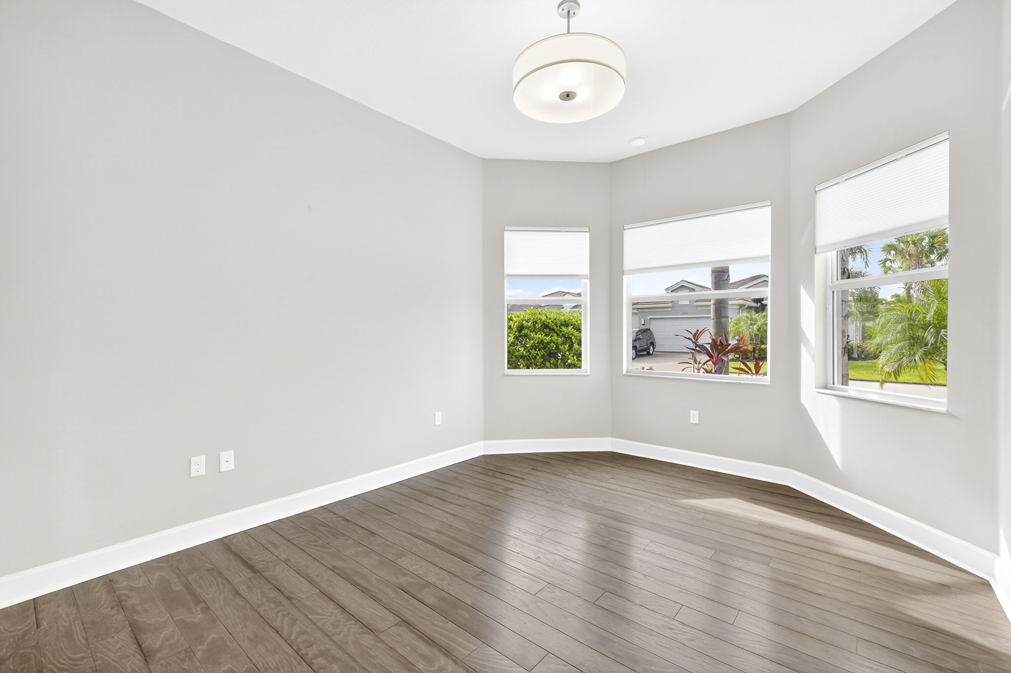 Custom blinds will convey! Engineered hardwood flooring present here, as is custom bed side pendant lighting, large enough for a king sized bed plus additional furniture.