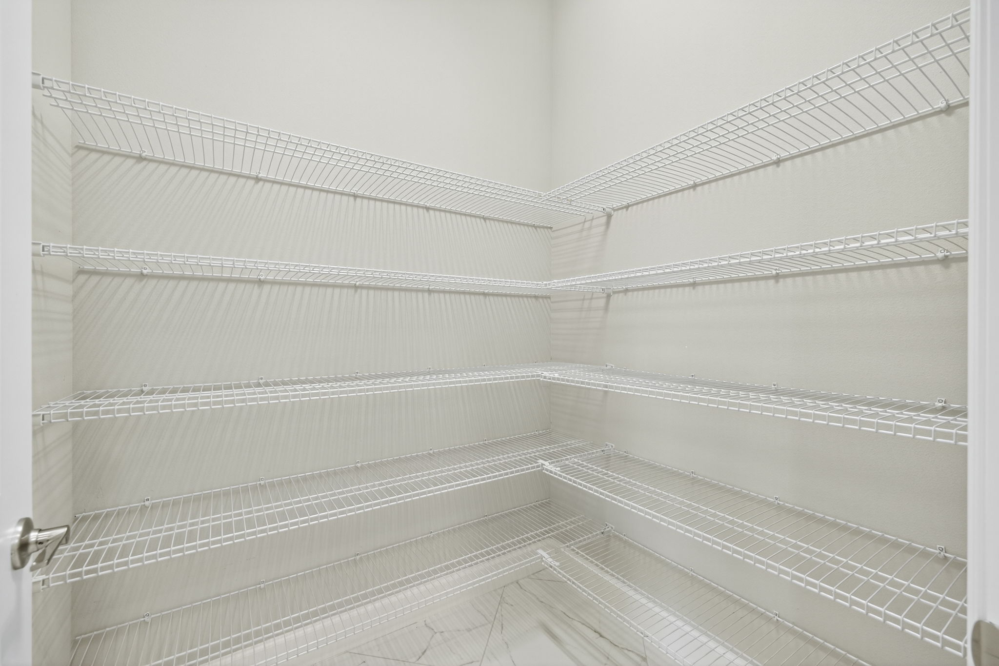 Ensuite bath to 2nd bedroom with walk-in closet, too!