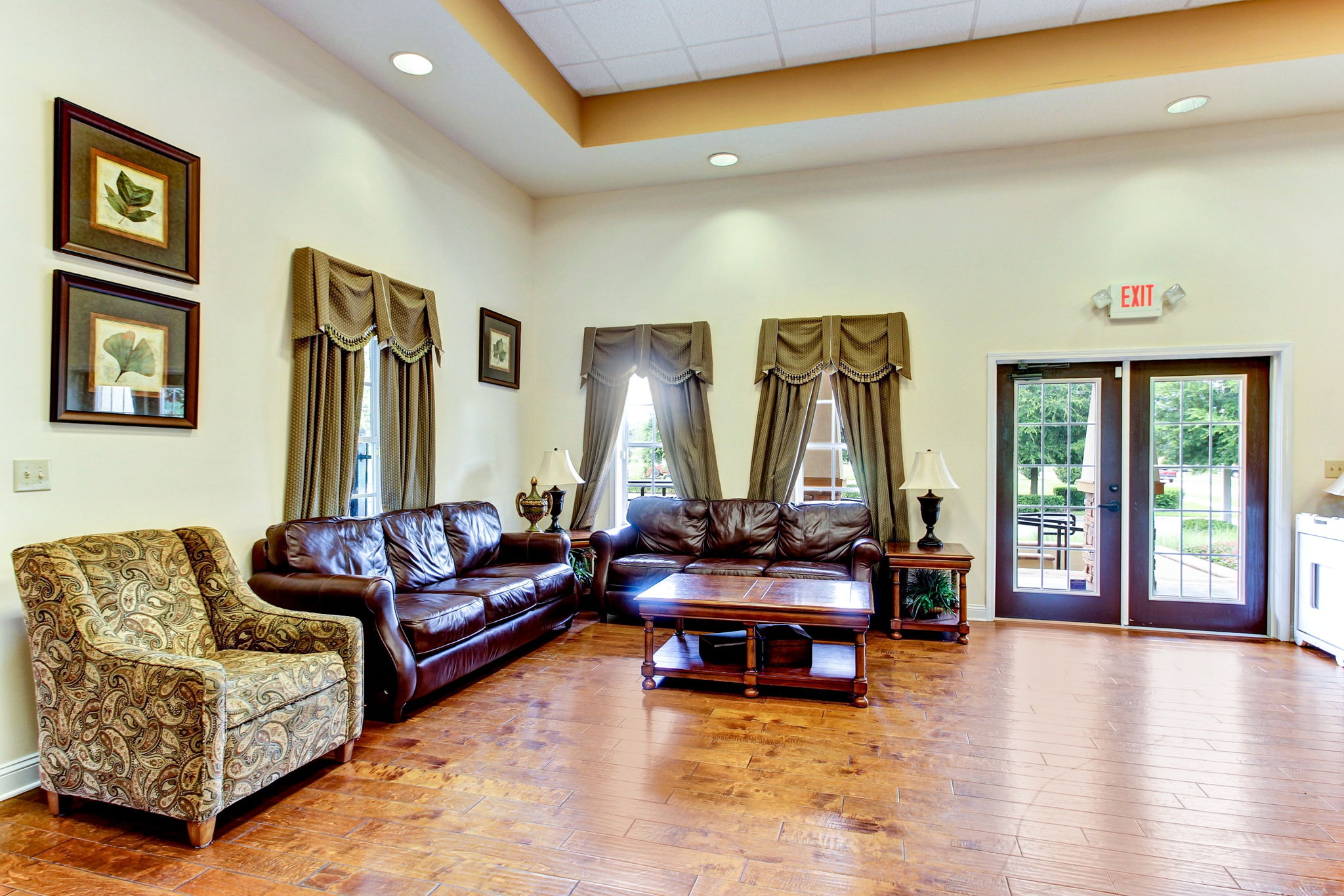 Resident's can rent clubhouse for a small fee for celebrations!