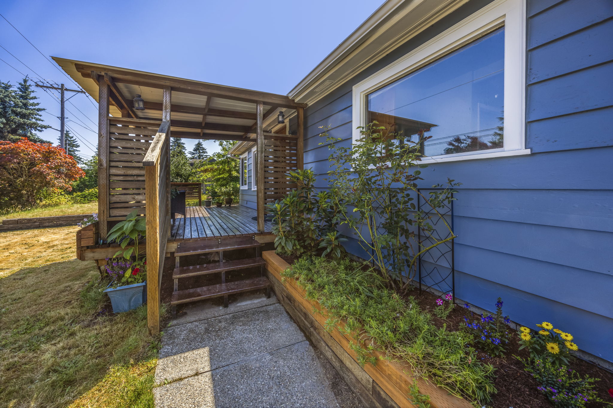 Front entry via covered deck