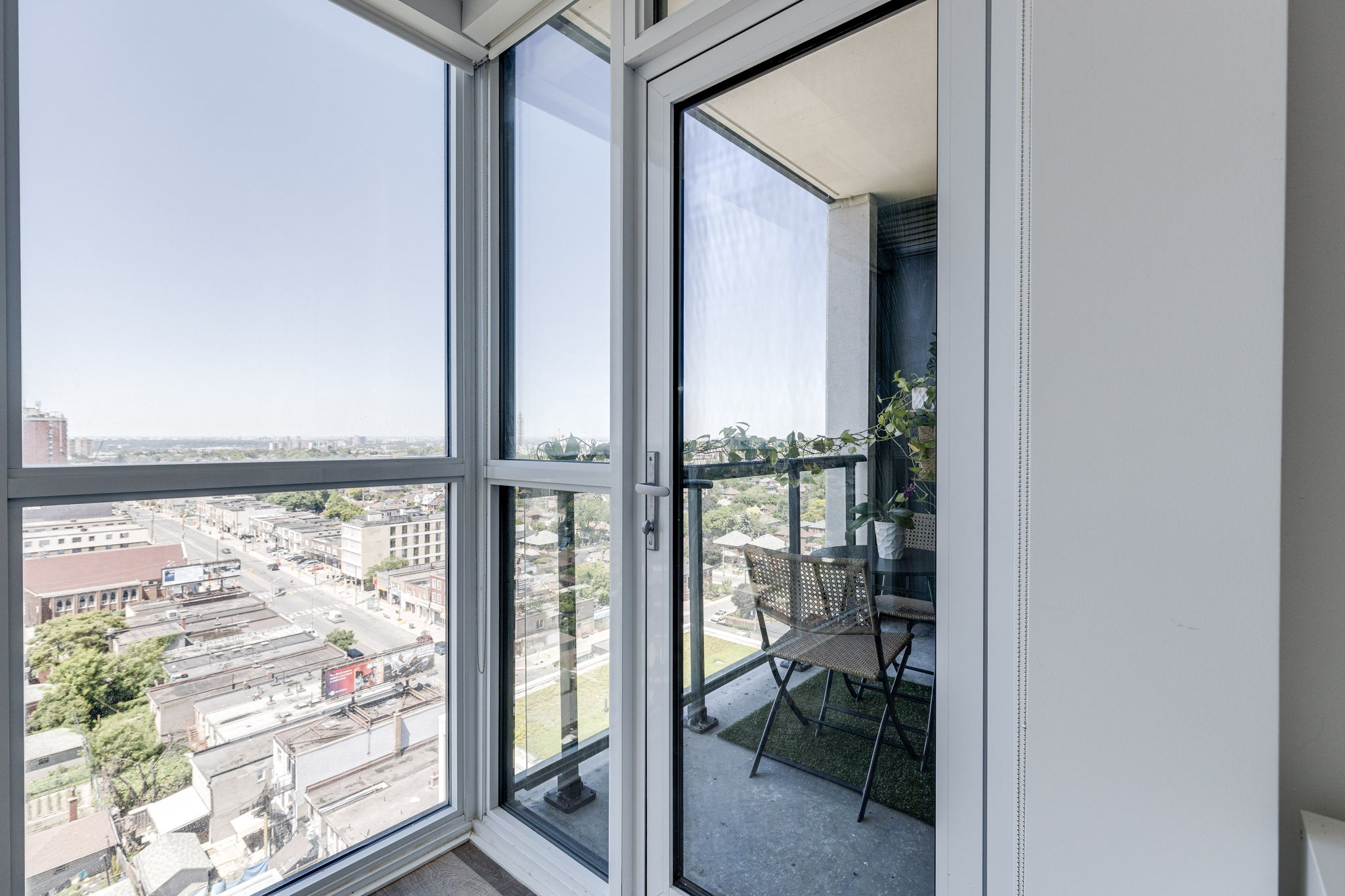 Toronto property showcase — delivered property photograph 26