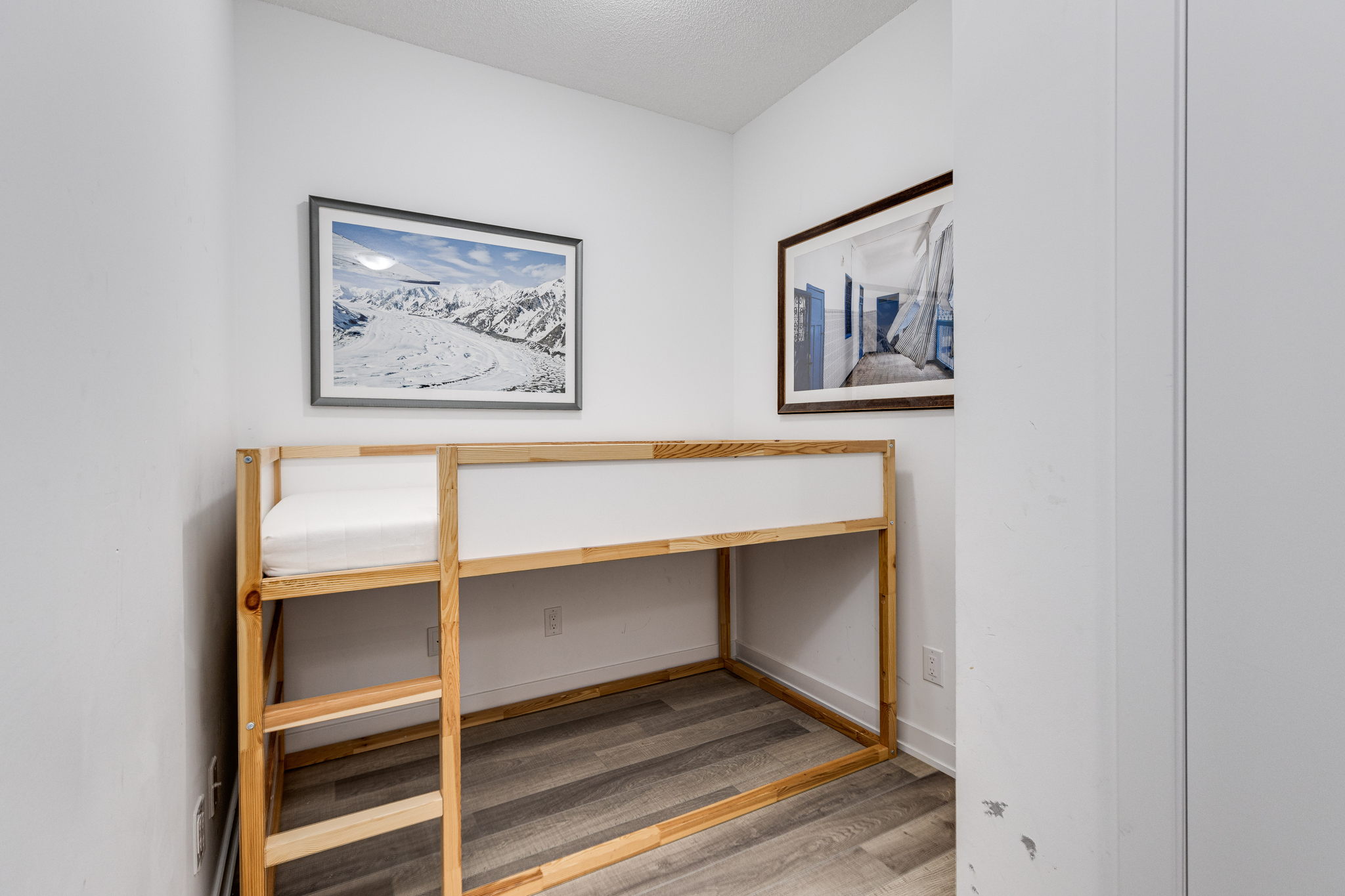 Toronto property showcase — delivered property photograph 19