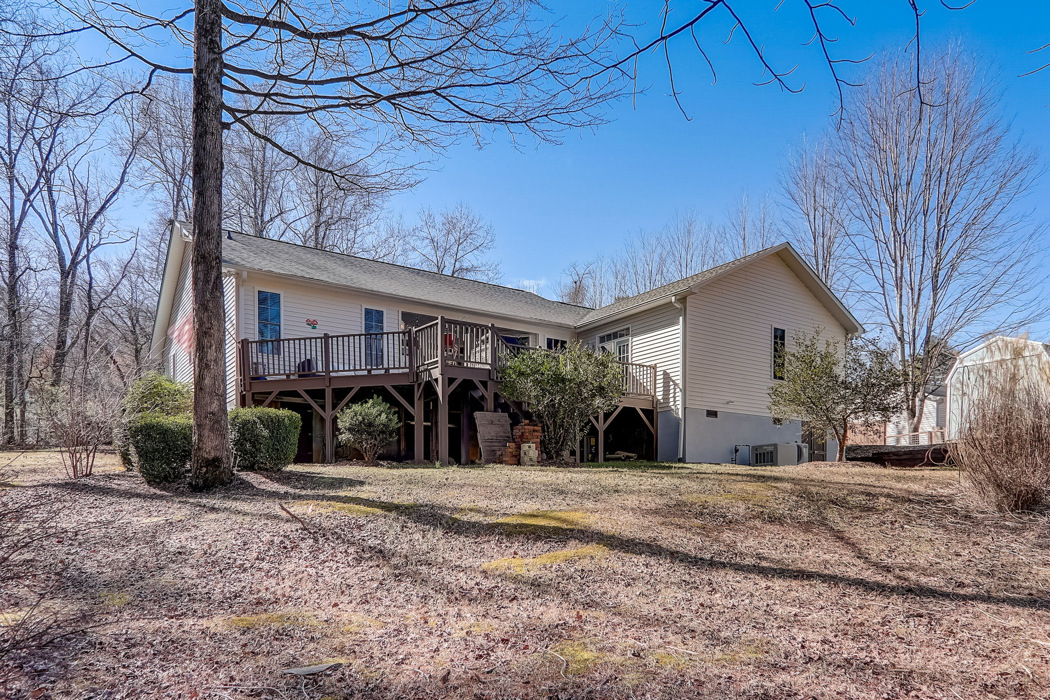  Howard Gap Loop Rd -054