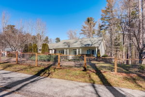  Howard Gap Loop Rd -002