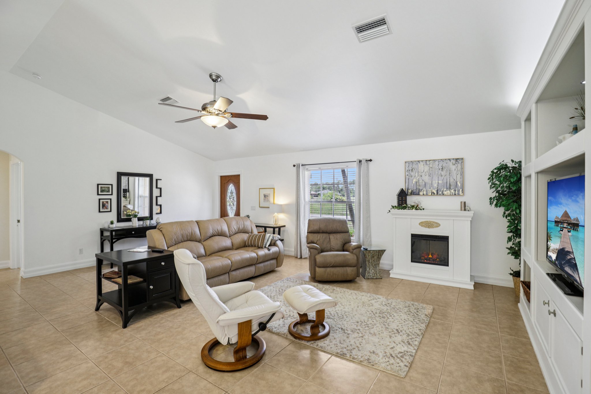 NE 33rd Ln-S1704-006.jpg