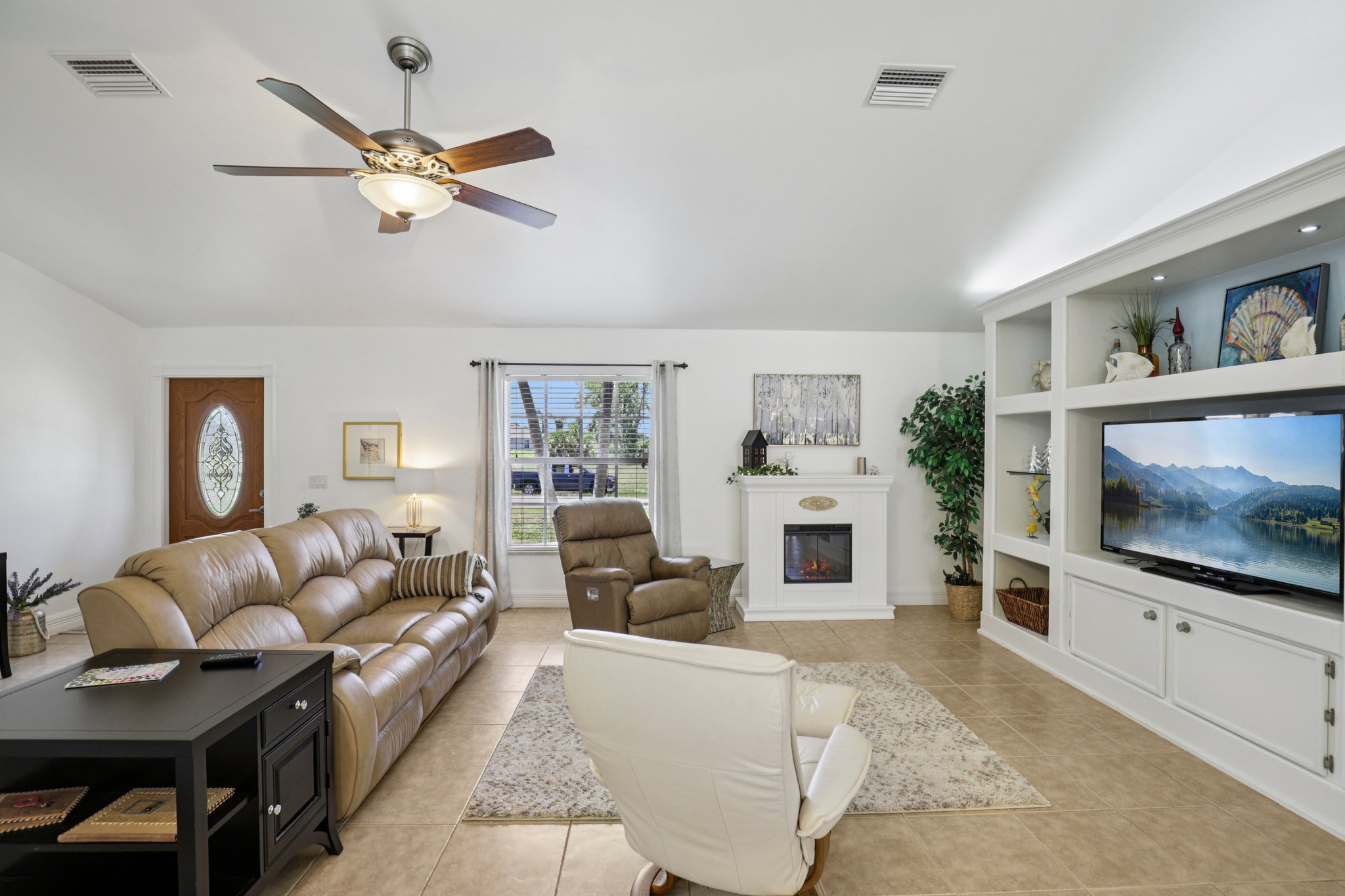 NE 33rd Ln-S1704-007.jpg