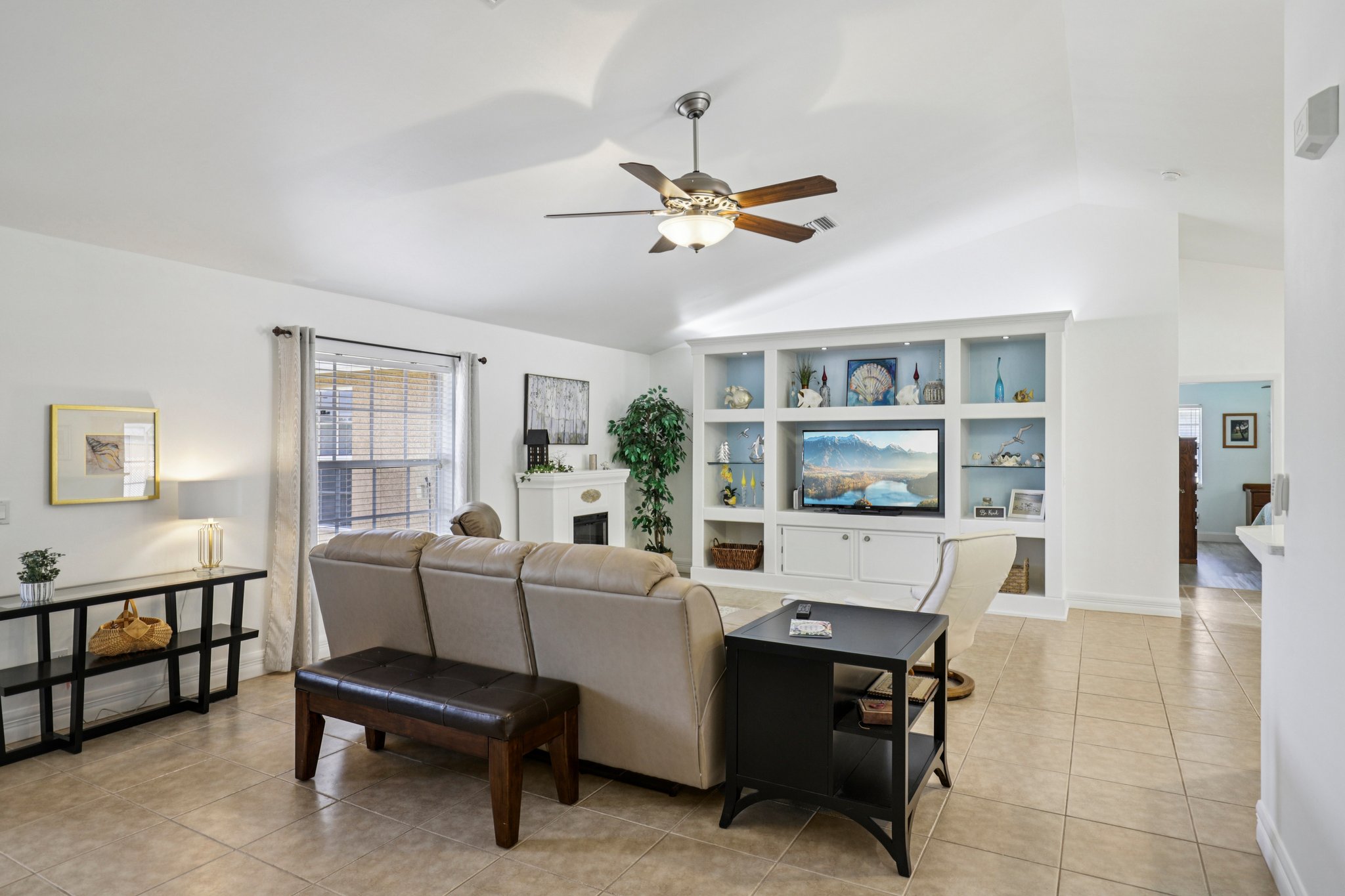 NE 33rd Ln-S1704-008.jpg