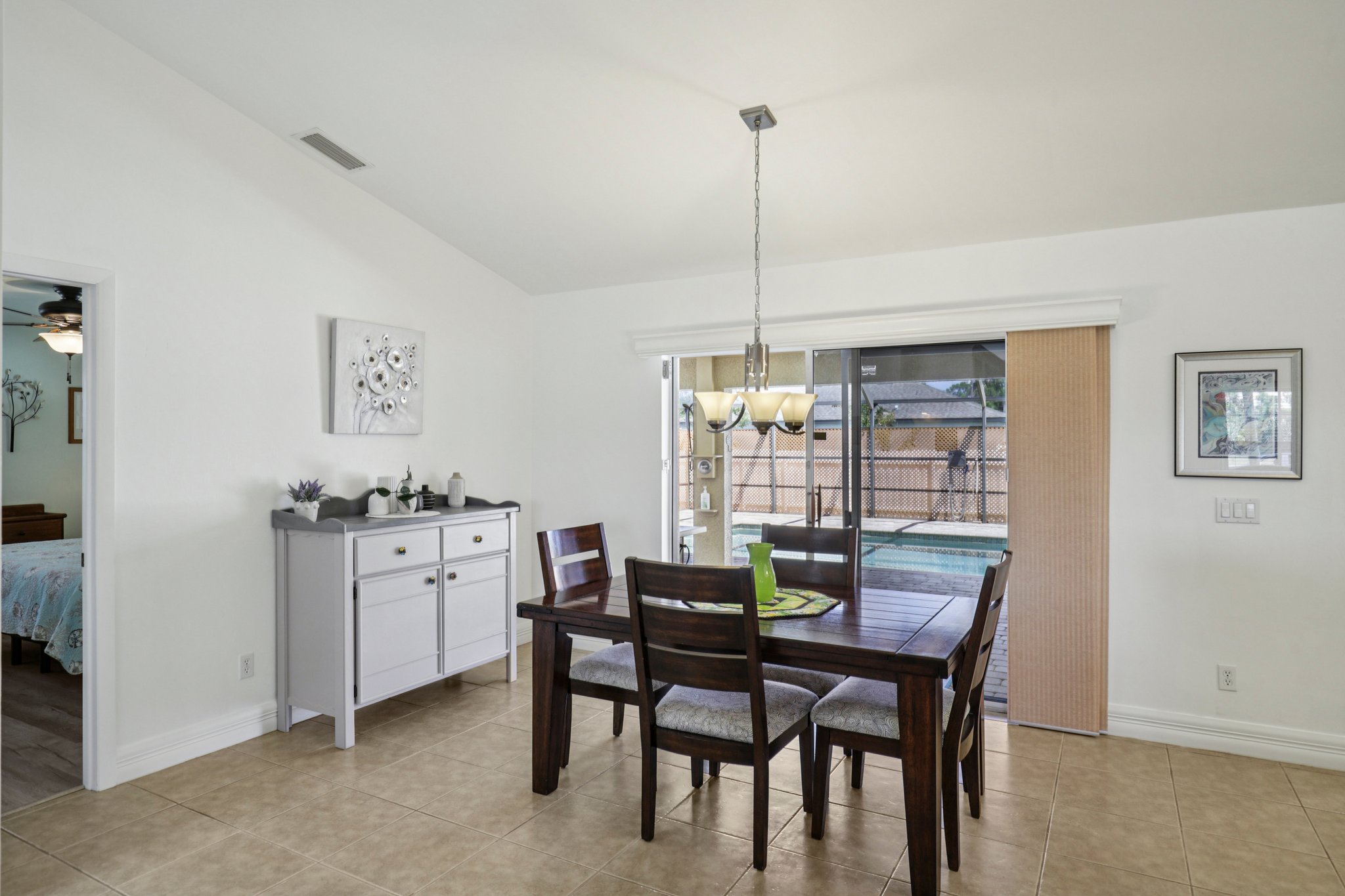 NE 33rd Ln-S1704-011.jpg