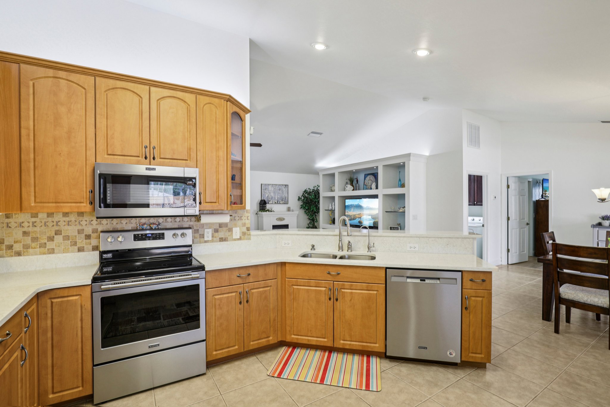 NE 33rd Ln-S1704-018.jpg